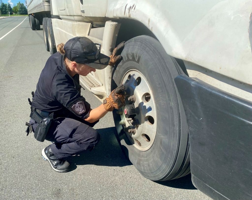 Ontario’s Trucking Industry Faces Enforcement Challenges Amid Safety Concerns and Inspection Flaws