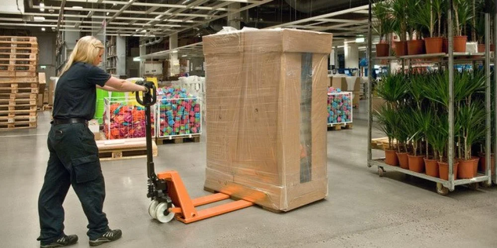 How Toyota’s Emission-Free Hand Pallet Trucks Are Revolutionizing Material Handling and Logistics