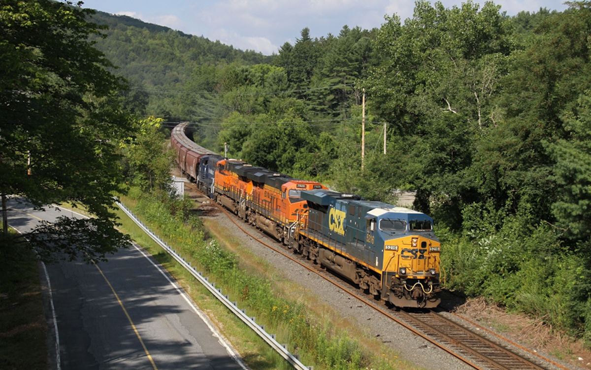 Berkshire Hathaway’s BNSF Prefers Strategic Alliances Over Acquiring CSX or Norfolk Southern in Rail Industry Moves