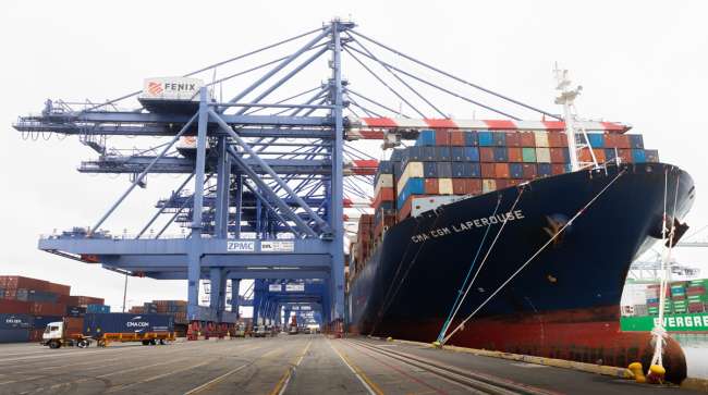 Trump’s Warning to Cut Trade Agreements If Tariffs Are Overturned: What It Means for Global Commerce and Logistics