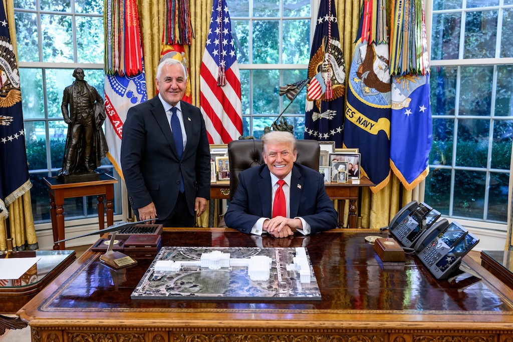 Union Pacific CEO’s White House Meeting: Merger Talks and National Guard Deployment Suggestions