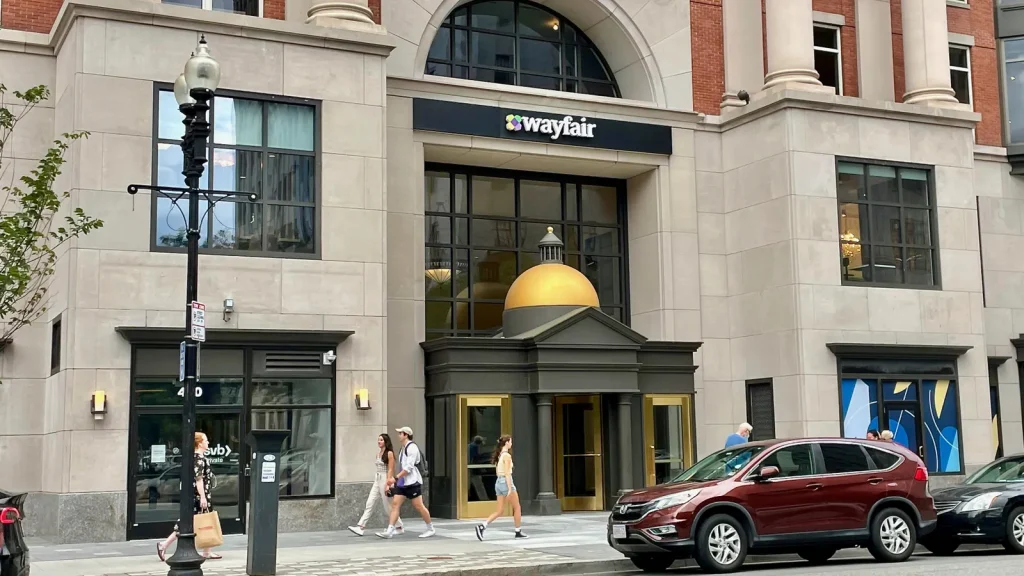 How Wayfair’s CastleGate Multichannel Service Transforms Logistics for Bulky Home Goods Suppliers