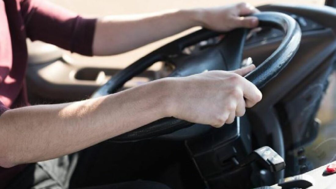 Agreement Signed by CCOO, UGT, and CONFEBUS to Implement Reduced Retirement Coefficients for Professional Road Passenger Drivers