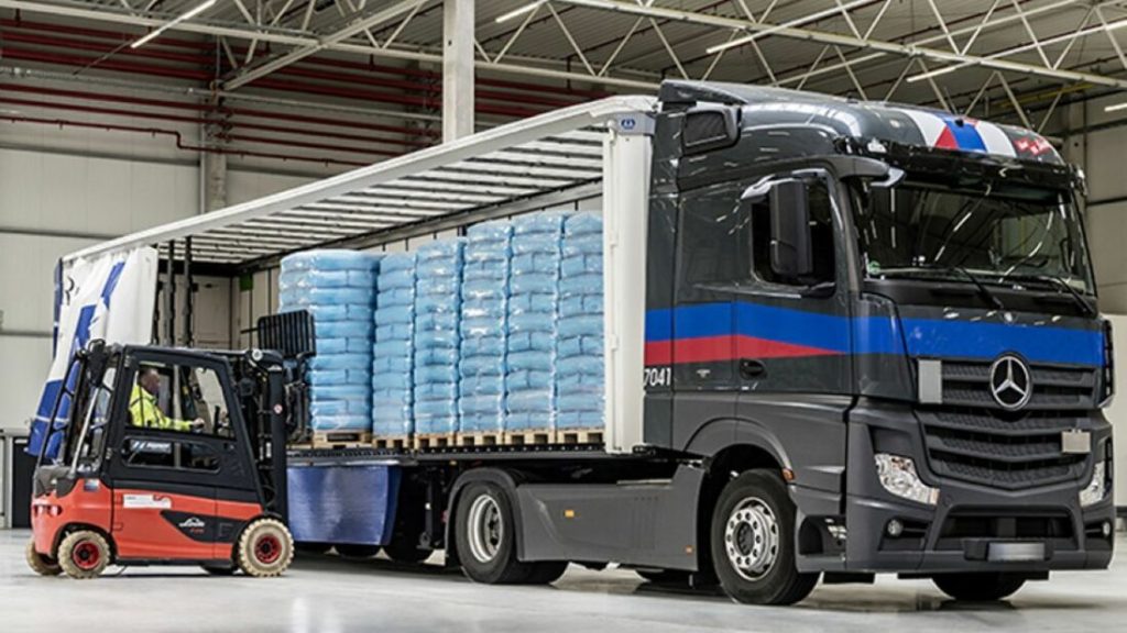 Ercros Highlights the Importance of the 44-Ton Freight Transport Authorization Delay for Industry Logistics