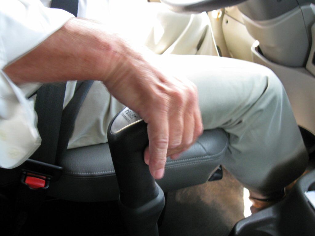 Manual vs Automated Truck Transmissions: Why Knowing Stick Shift Still Matters in Trucking