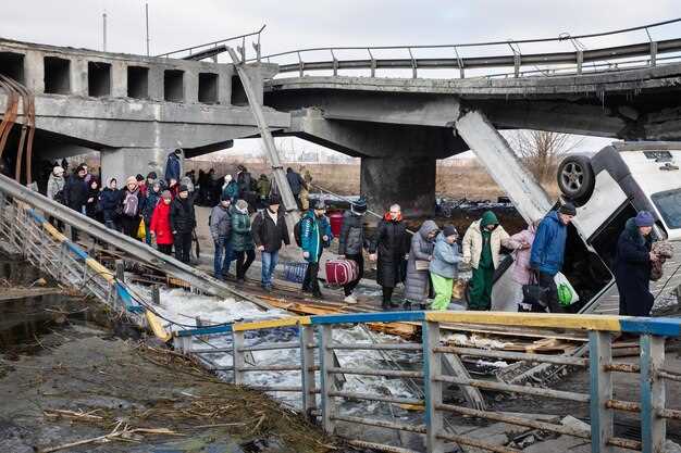 Baltimore Bridge Collapse – Crews Open Temporary Channel for Essential Vessel Traffic