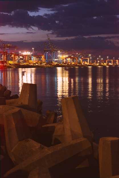 China Shipyards Languish After Bubble Bursts