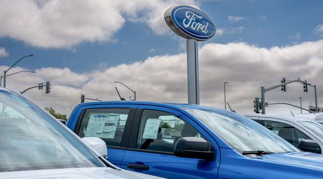 Heavy Truck Tariffs Propel Ford Stock to New Heights and Shift Market Dynamics