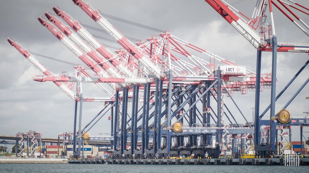 U.S. Imposes Up to 270% Tariffs on Chinese Container Cranes and Intermodal Equipment, Impacting Shipping and Logistics