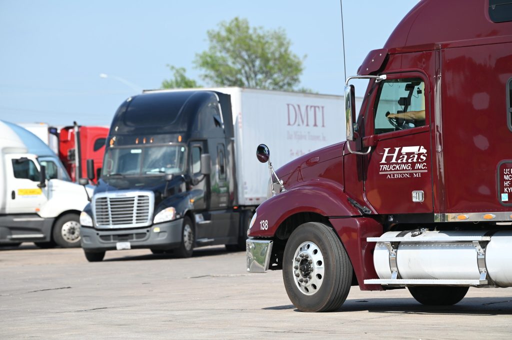 Examining Dry Van Contract Rate Trends and Carrier Challenges in 2024’s Freight Market