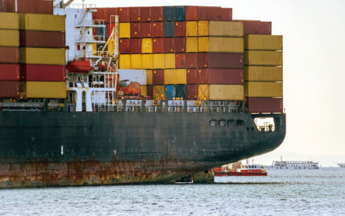 Analyzing the 2025 Market Pressures on Container Shipping and Storage Costs
