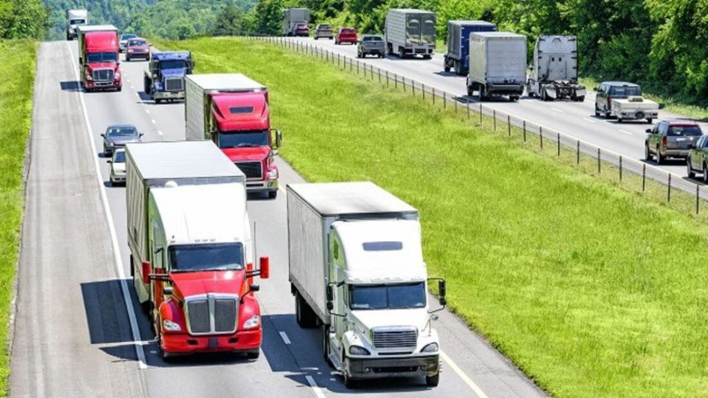 US Federal Court Blocks New Limits on Immigrant Truck Driver Licenses Impacting Freight Transport