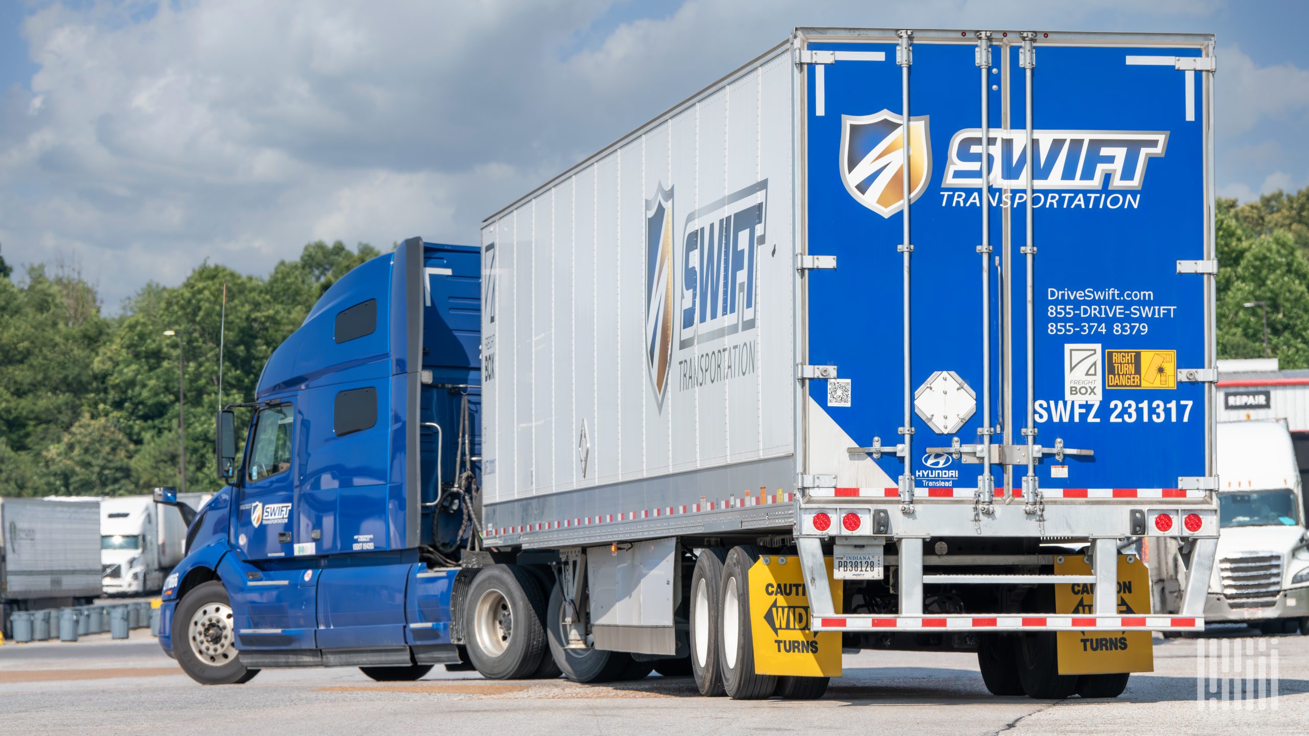 Insights from Leading Trucking Carriers on Market Trends and Strategies for Small Fleets
