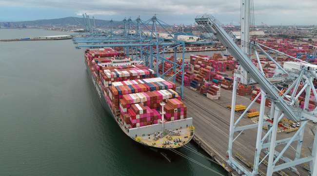 Global Freight Flows in Flux: Understanding Trade Policies, Capacity Challenges, and Tech Innovations Impacting Logistics