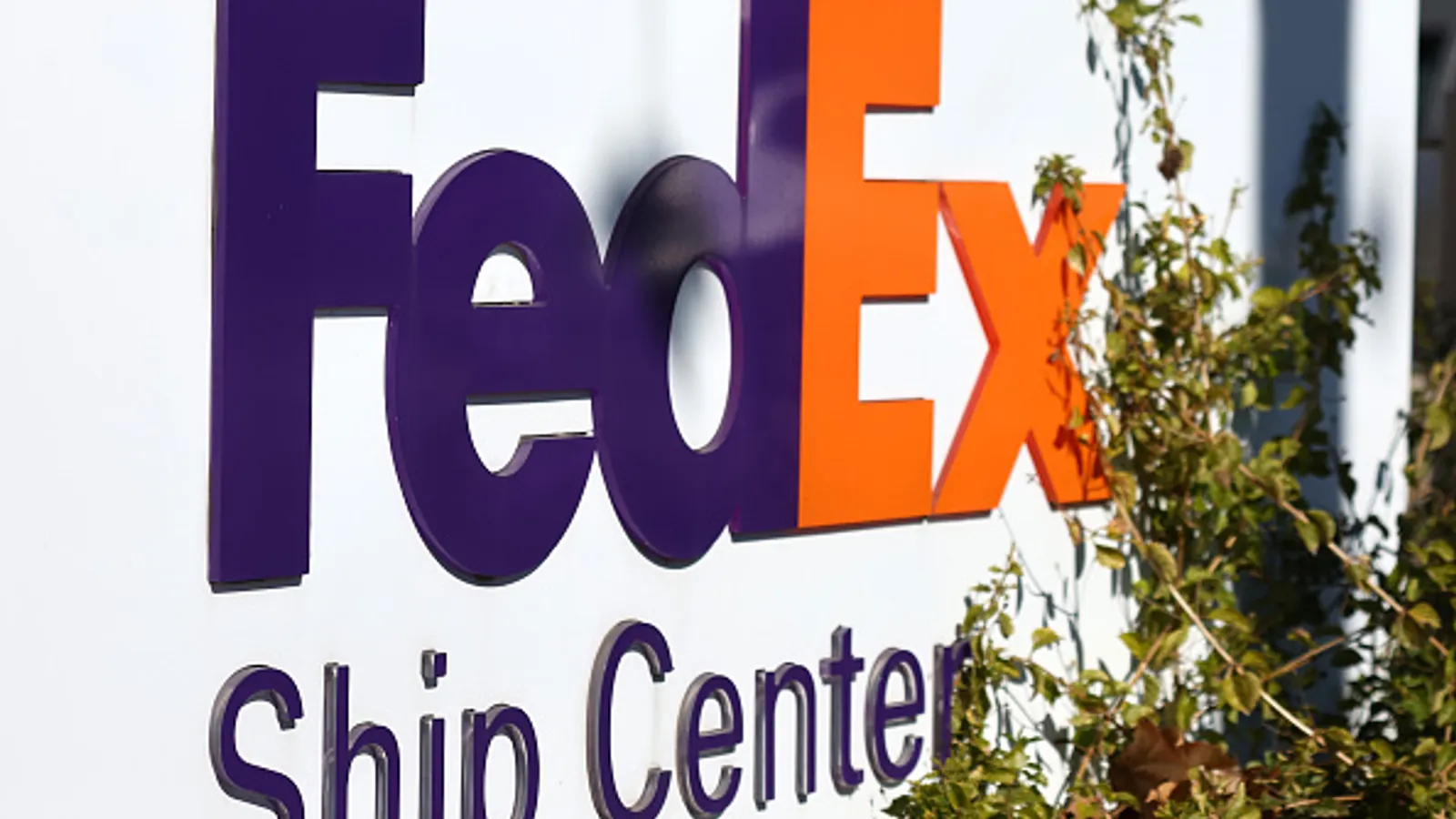 The FedEx Network 2.0 Overhaul Hits 25% Completion, Transforming U.S. Cargo Operations by 2027