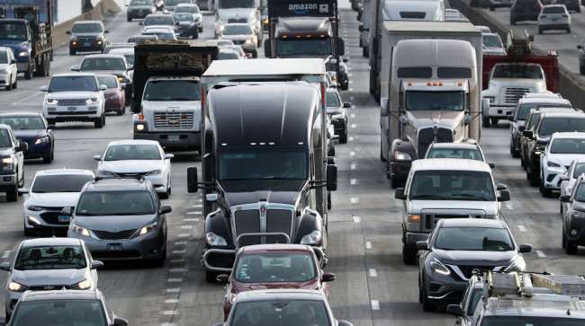 Illinois Enacts 30% Toll Increase for Trucks, Raising Concerns Among Freight Operators