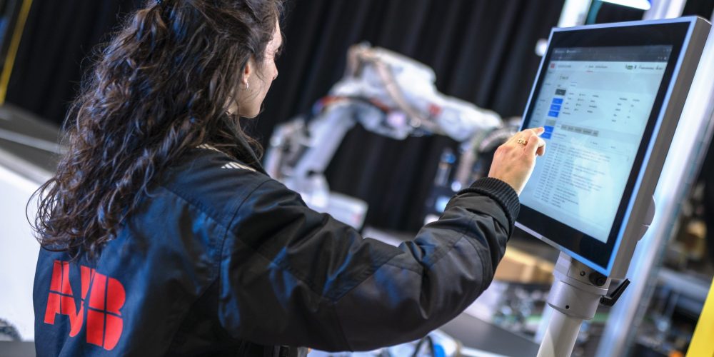 How ABB Robotics’ Autonomous Versatile Robotics with AI is Shaping the Future of Automation and Logistics