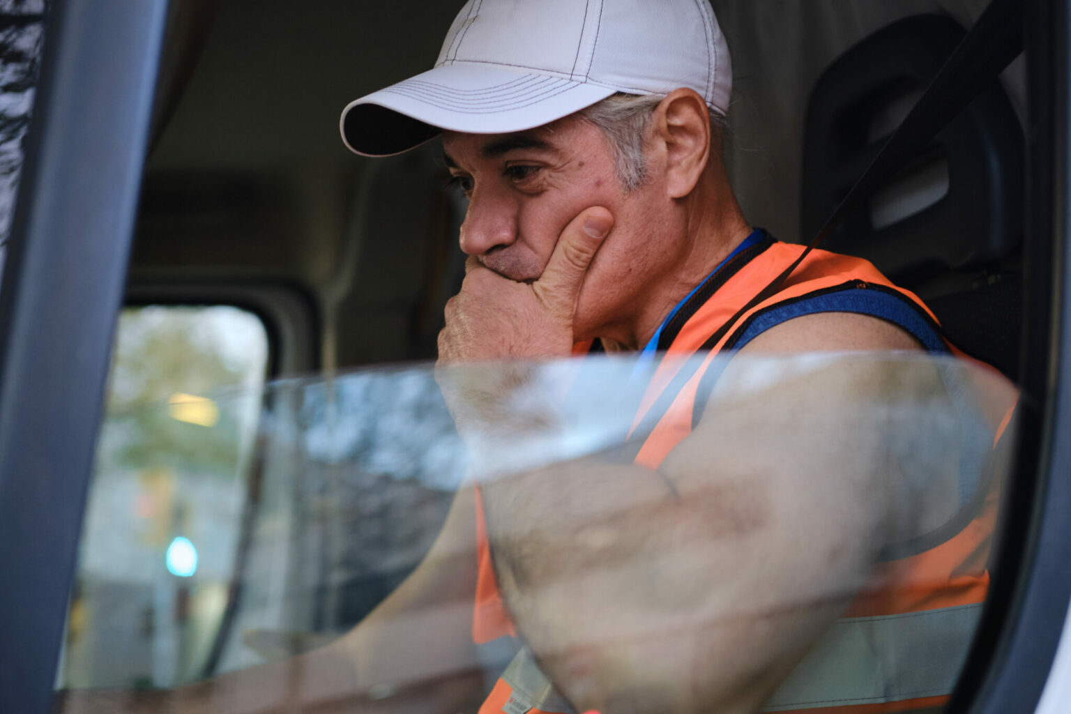 The Realities and Challenges Faced by Newly Hired Truck Drivers in Long-Haul Transport