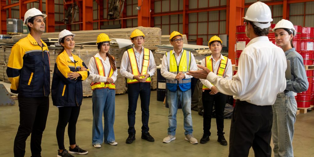 Navigating Seasonal Warehousing Challenges: Layouts, Staffing, and Maintenance Tips