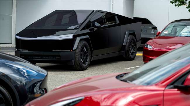 Tesla Cybertruck Program Head’s Departure Adds to Executive Changes Amid Sales Woes