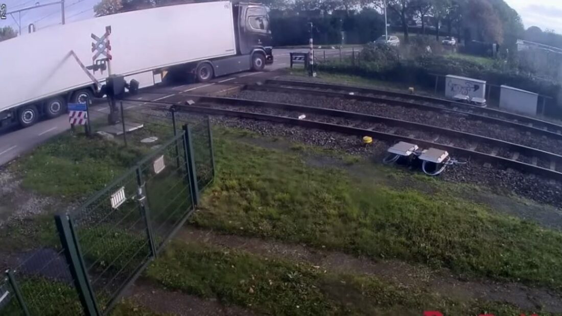 Crucial Level Crossing Safety Warnings for Truck Drivers After Collision in Meteren, Netherlands