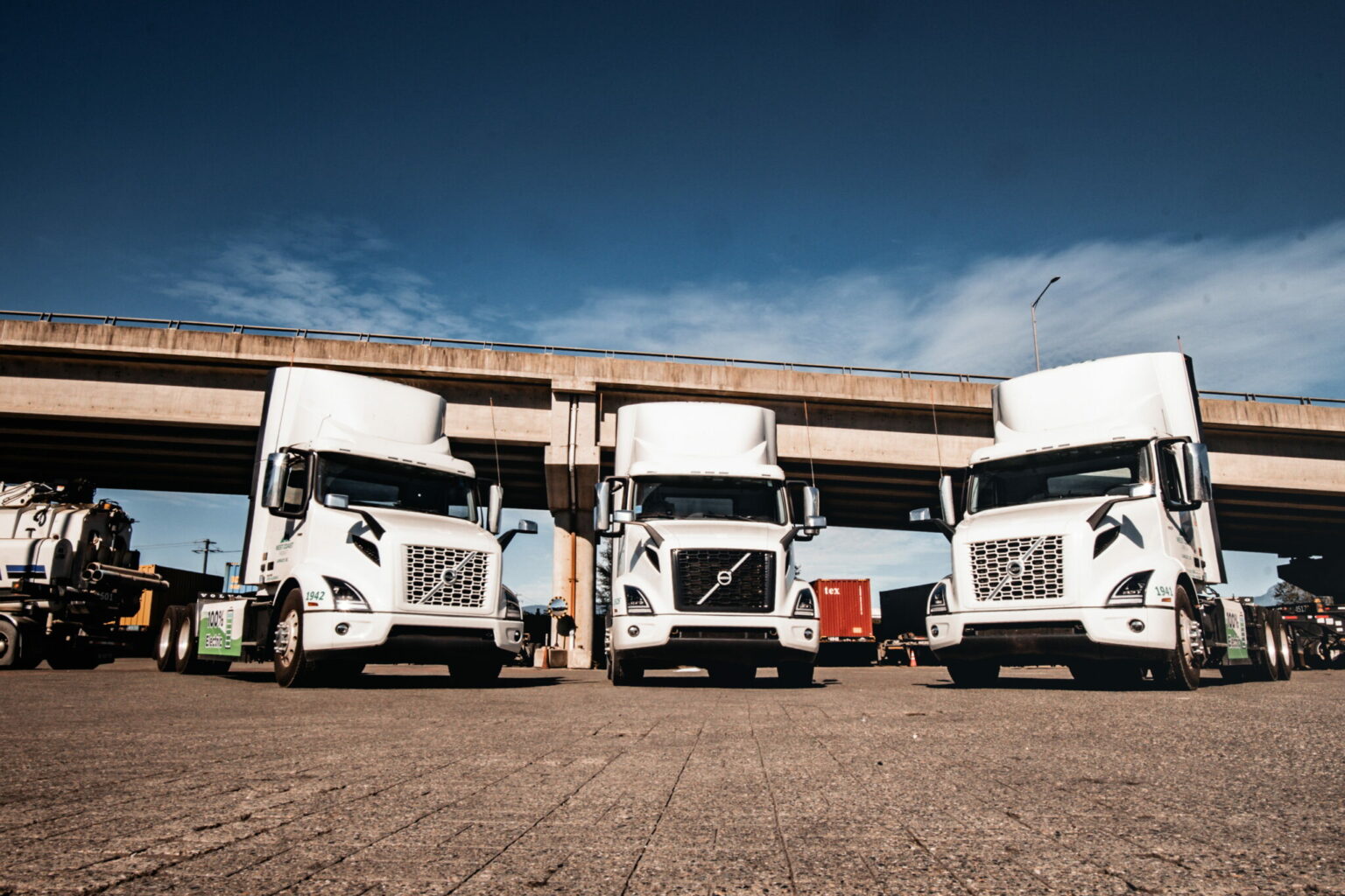 RR Plett Trucking Leads the Way in Integrating Battery Electric Trucks into Vancouver’s Freight Operations