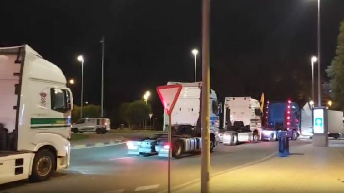 TRADISNA Leads a Powerful Truck Convoy Protest in Pamplona Advocating Fair Treatment for Navarre’s Freight Transport Sector