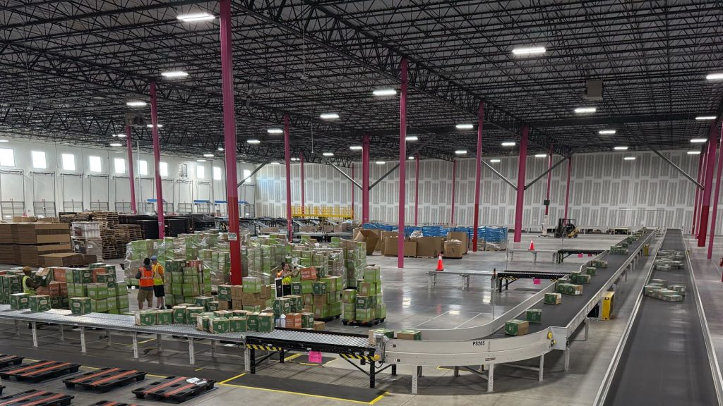 Freight Trends Indicate a Sharp Goods Sector Slowdown Amid Persistent Transport Overcapacity in 2025