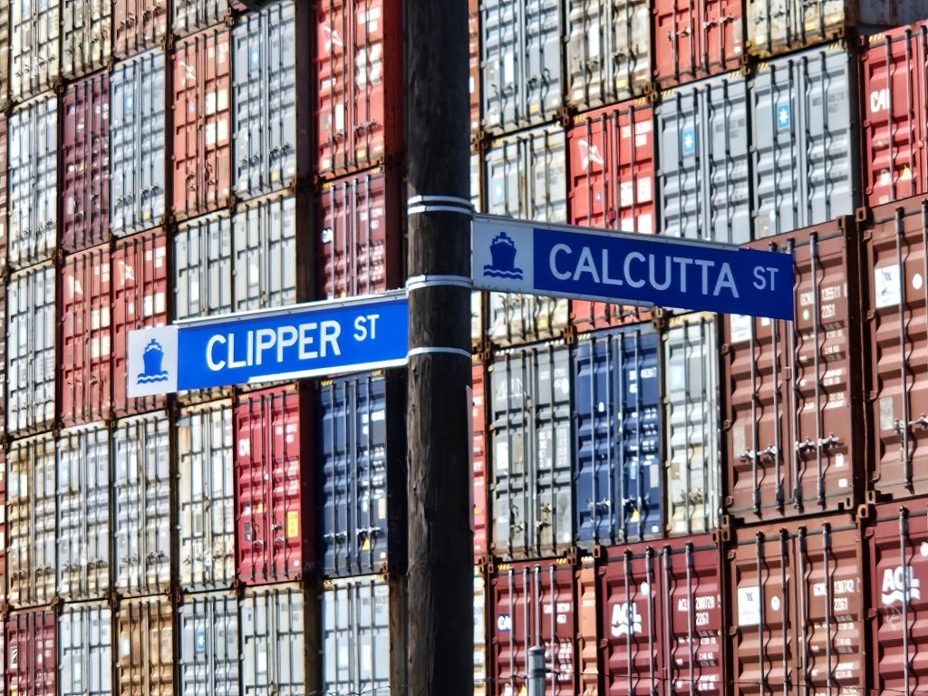 Analyzing the Decline in U.S. Container Trade Rates Due to Rising Vessel Capacity and Market Dynamics