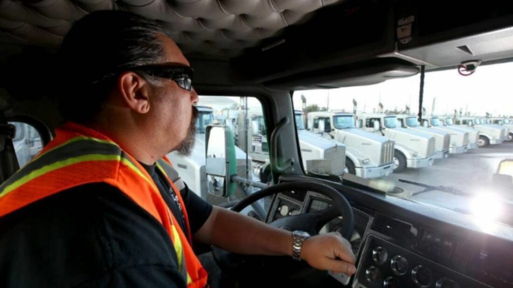 Recognizing the Courage of Truck Drivers: Goodyear’s 2025 Road Hero Award and Its Logistics Impact