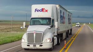 A FedEx Freight módosítja a 2026-os előrejelzést és júniusban tervez egy LTL egység leválasztását.