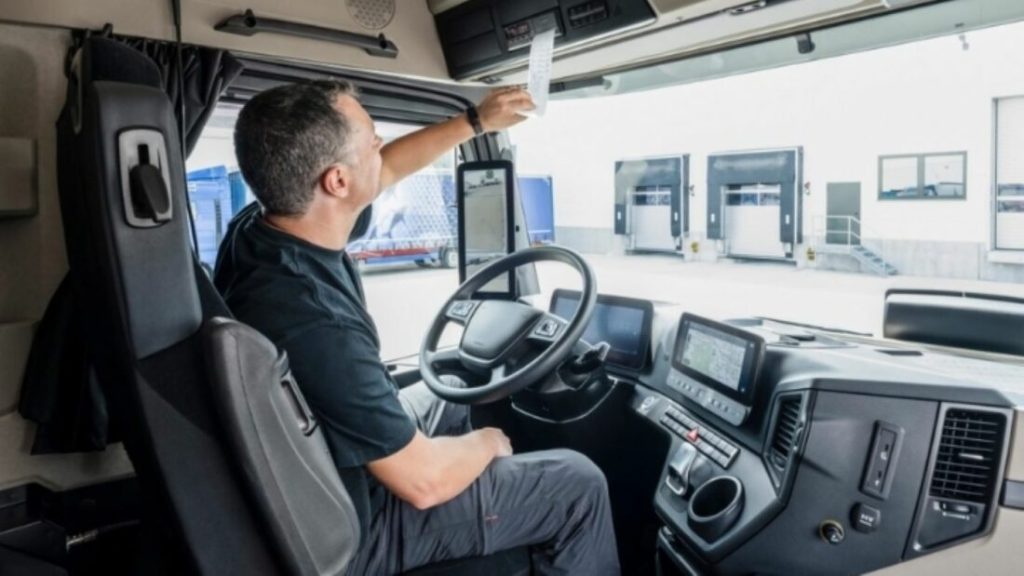 Understanding the Limits of Tachographs in Labor Time Management for Transport Professionals