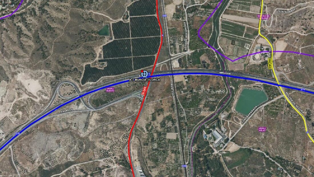 Rescue of Injured Truck Driver After A-7 Embankment Incident in Murcia Highlights Transport Risks