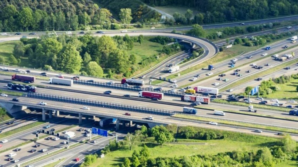 Examining the EU’s Push for Greener Vehicle Fleets and CO2 Regulation Challenges