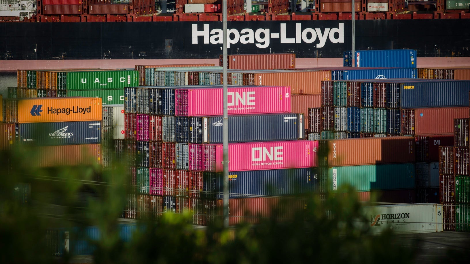 Navigating Recent Trends in Asia-US Container Rates and Their Logistics Impact