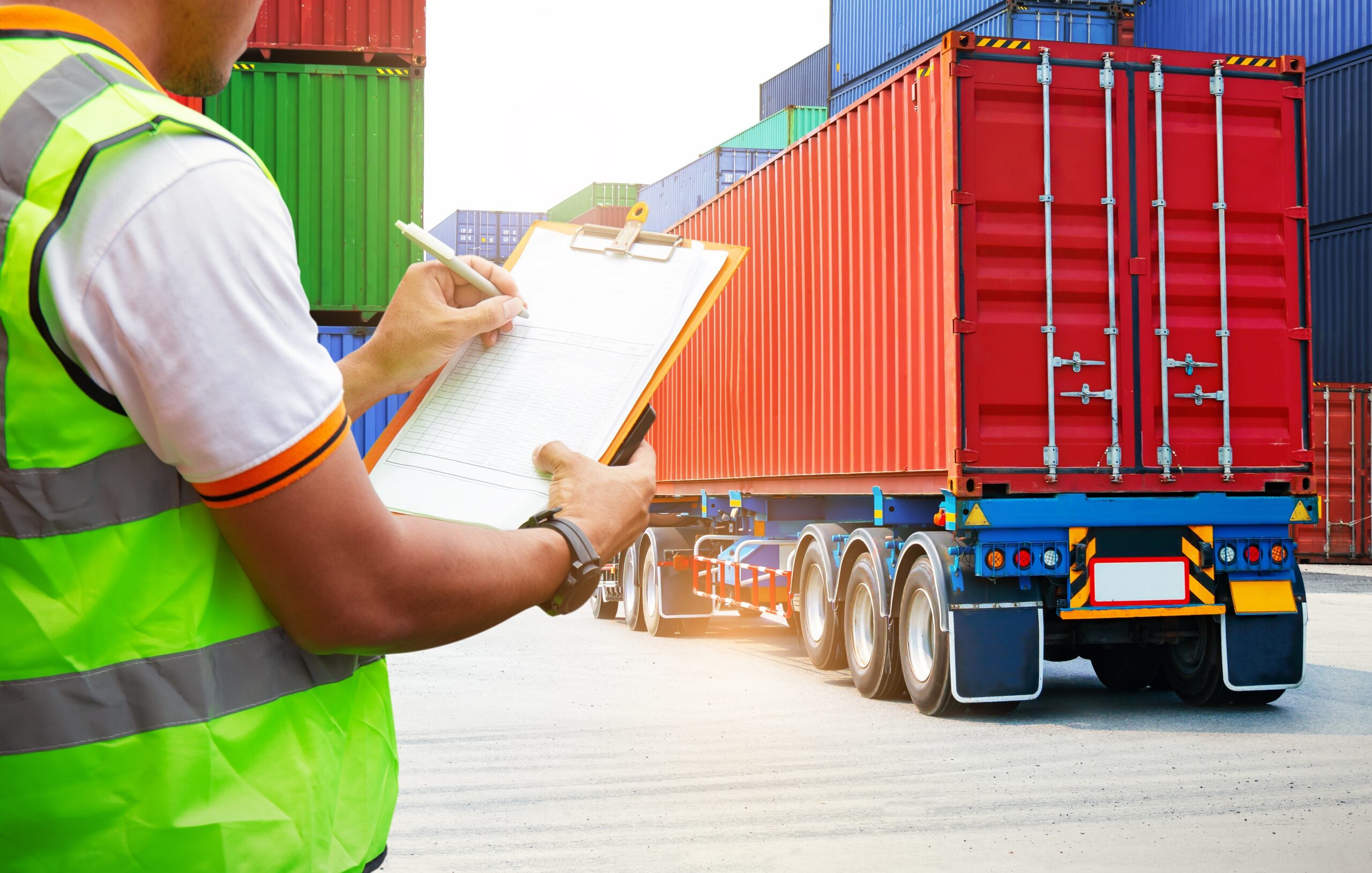 Moody’s Lowers TRAC Intermodal Credit Rating Citing Debt and Market Challenges Amidst Container Shipment Slowdown