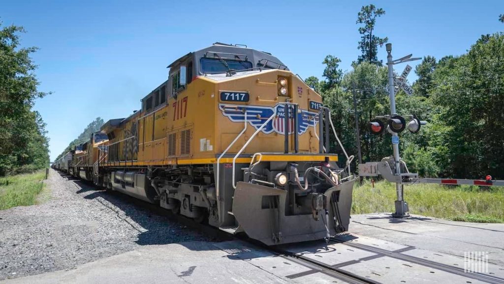 Union Pacific a Norfolk Southern stanovily 19. prosince jako milník pro podání žádosti o sloučení železnic