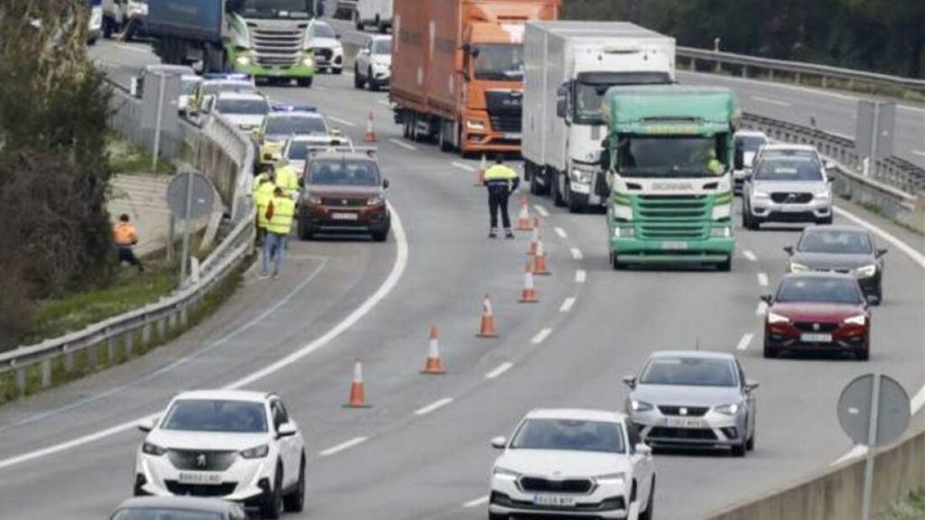 AP-7 southbound closure near Martorell: safety measures, detours and logistics implications