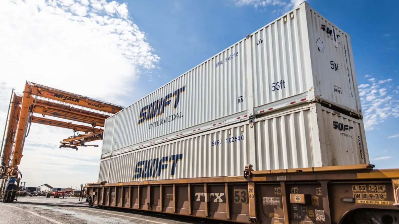 Knight‑Swift Transportation Holdings’ intermodal business narrows losses as revenue per load rises