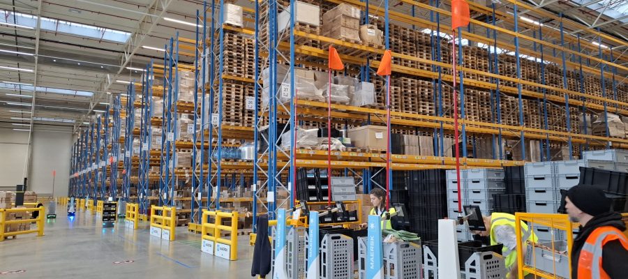 Mobile robots and flexible RaaS transform Flying Tiger’s European fulfilment hub