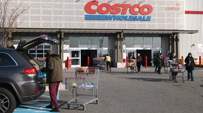 Supreme Court Ruling Spurs Thousands of Tariff Refund Lawsuits, Disrupting Import Cash Flows