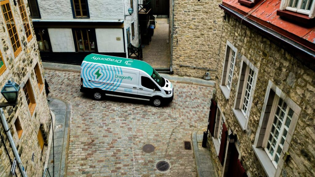 Straightship and Dragonfly Unite to Simplify Cross‑Border E‑commerce Delivery