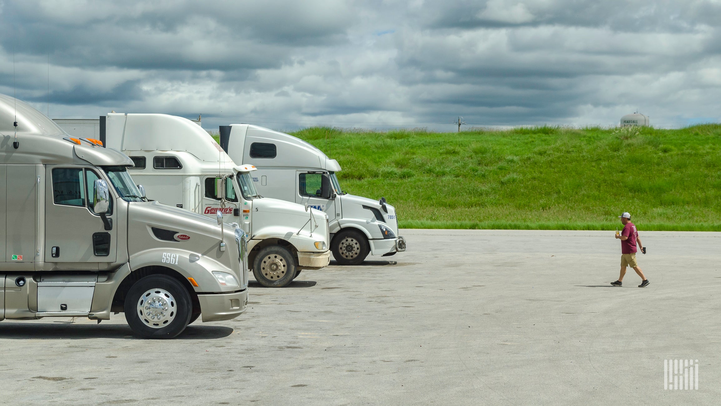 February sees trucking jobs slip while warehousing posts modest gains, signaling tighter capacity and mixed freight demand